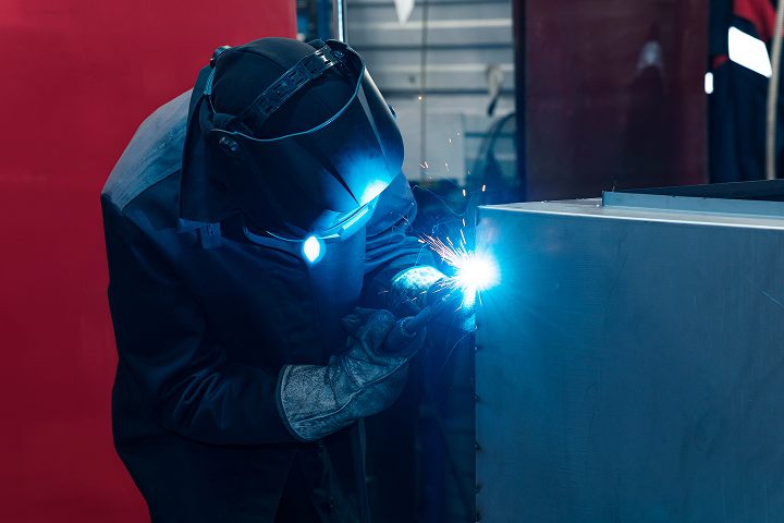 原木板金の仕事イメージ